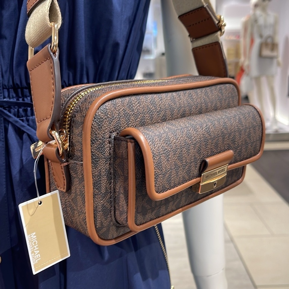 Michael Kors Bradshaw Extra-Small Metallic Signature Logo Camera Crossbody Bag - Picture 8 of 16